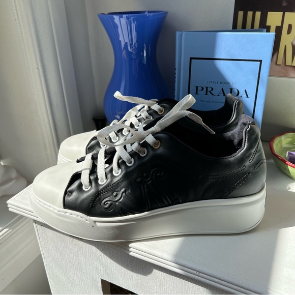 Authentic MAX MARA “bimaxi” black leather sneakers. SIZE 38 1/2. - Picture 4 of 4